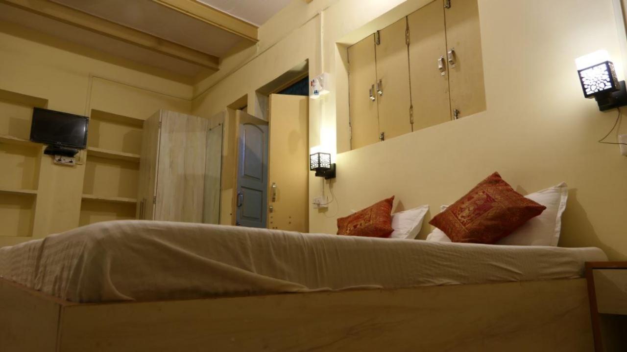 Yogi Soul P Guesthouse Bénarès Extérieur photo